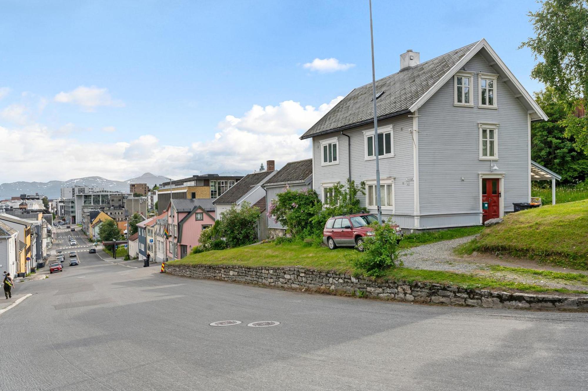 Arctic Homes - Historical Tromso House With View Eksteriør billede